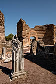 Villa Adriana - Esedra del ninfeo di palazzo.